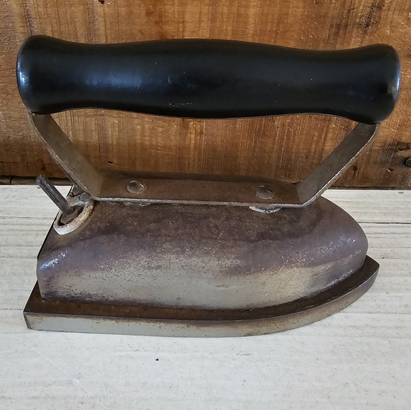 Vintage International Electric Company "Baby" Electric Iron - Picture 3 of 7